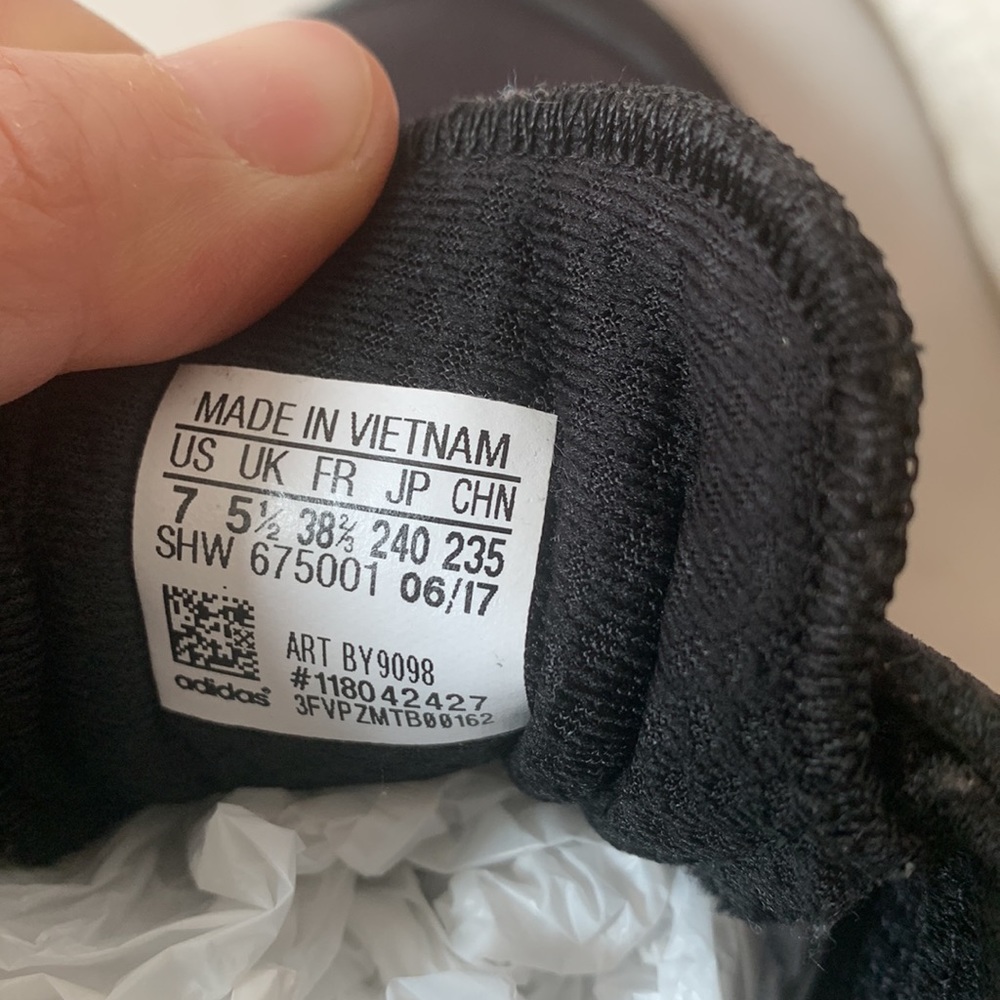 Adidas Iniki Boost Size 7 - Picture 7 of 7
